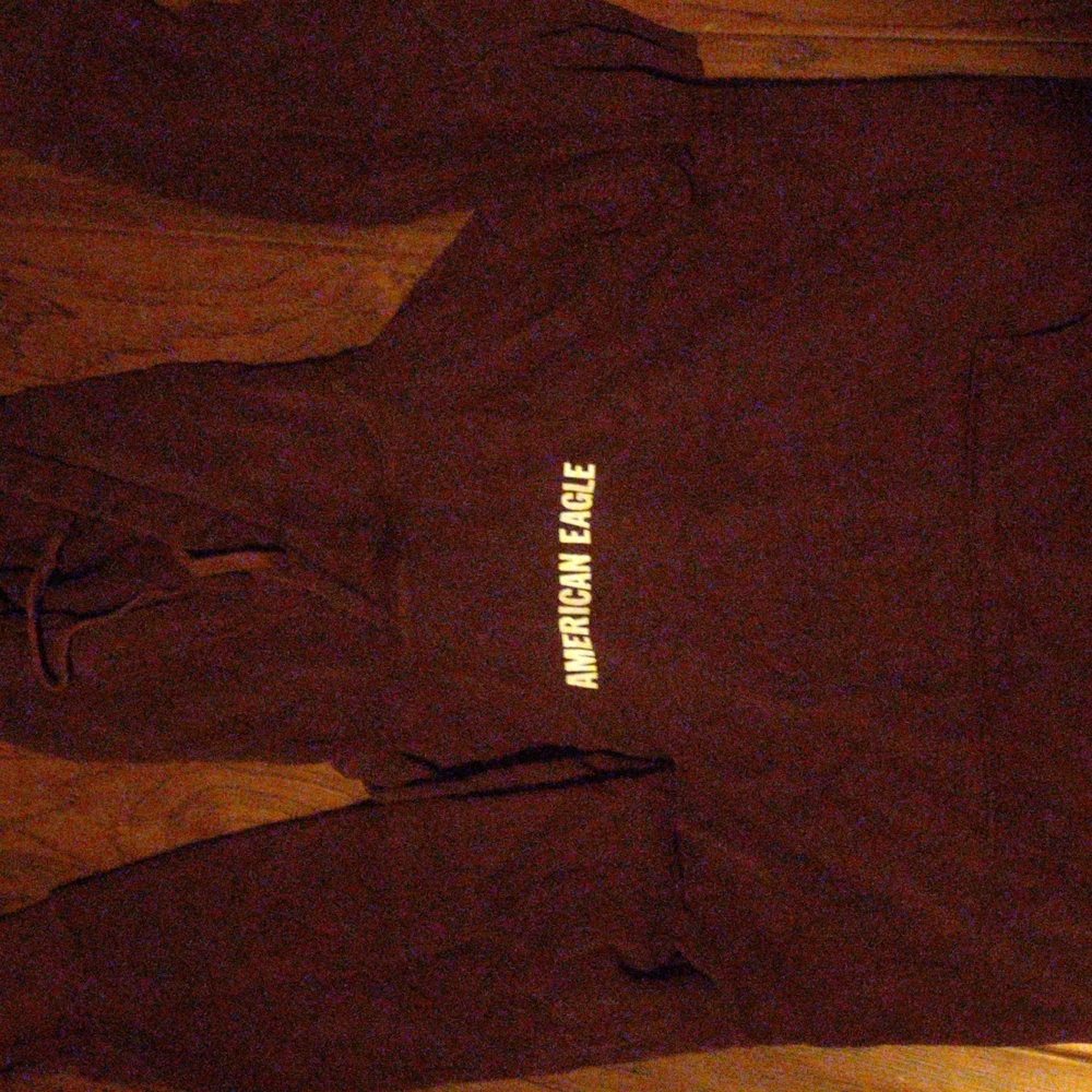 Small men's American Eagle sweatshirt